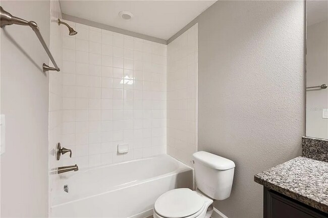 Building Photo - 3-bedroom PLUS loft, 2.5-bathroom Town Home