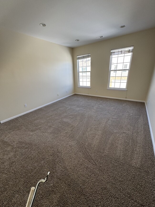 Building Photo - 1220 Alameda Blvd