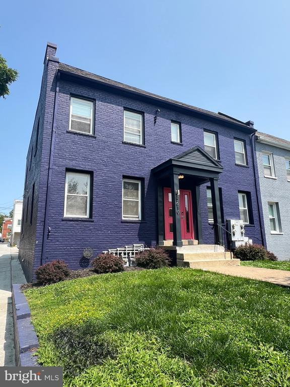 Foto del edificio - 5619 1st Pl NW