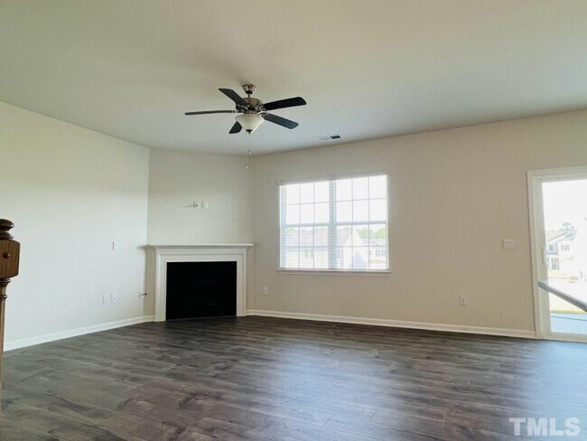 Foto del edificio - 5 Bedroom Single Family - Fuquay Varina