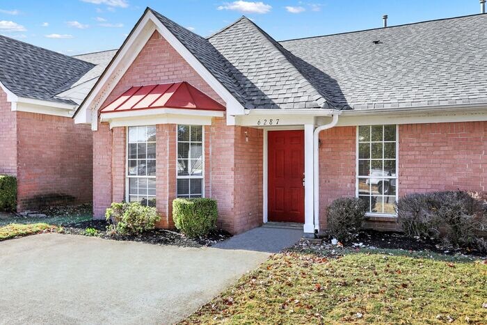 Primary Photo - 1666 Joy Cir