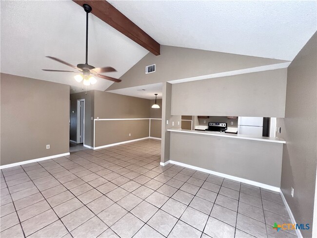 Building Photo - 521 Riverside Dr