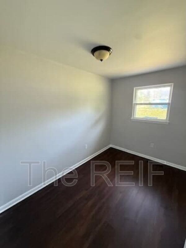 Foto del edificio - 742 E Bundy Ave