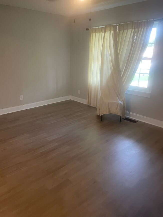 Sala de estar 848-702-3974 Chris - 492 Hillcrest Ave