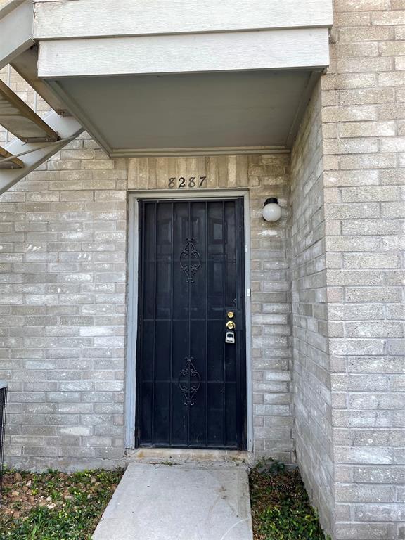 8287 Creekbend Dr, Houston, TX 77071 Condo for Rent in Houston, TX