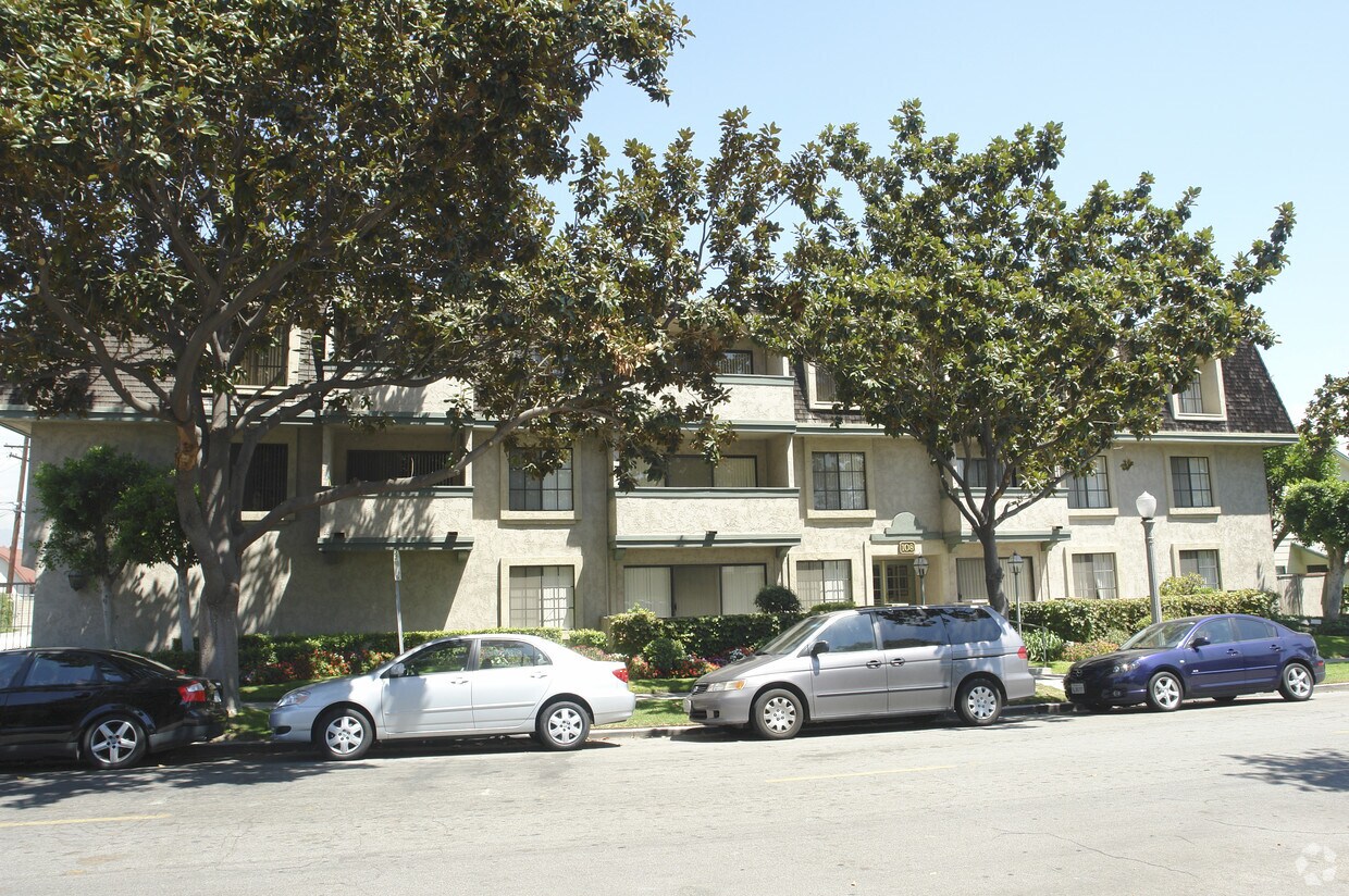 Building Photo - Villa Hidalgo