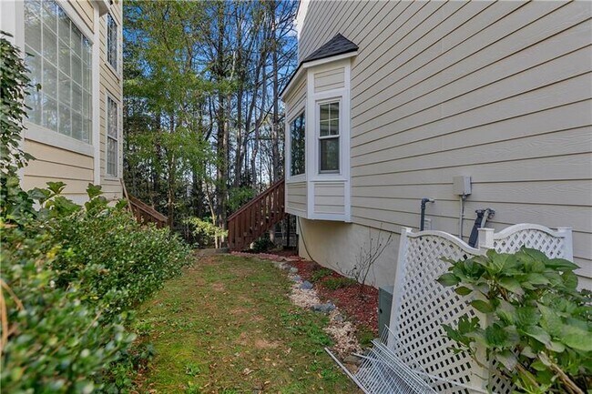 Building Photo - 2439 Valley Cove Dr