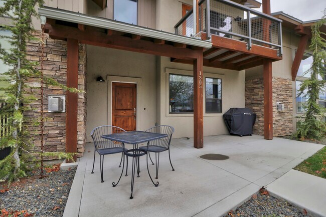 Foto del edificio - 1385 E Lone Creek Dr