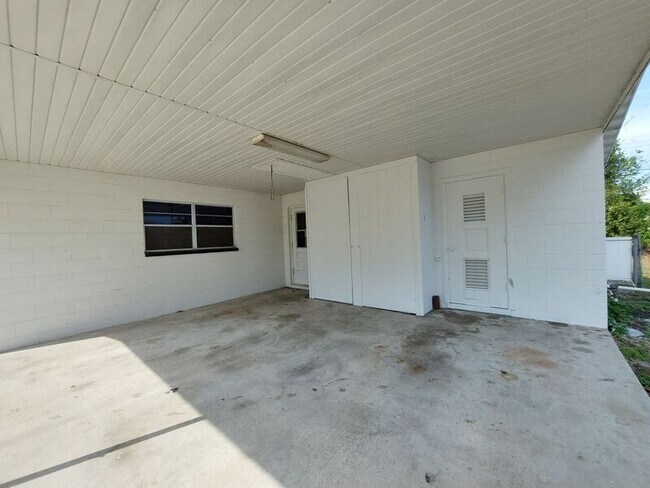 Building Photo - 4035 S Wellington Dr