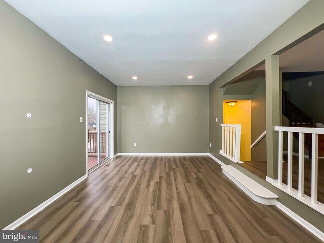 Foto del edificio - 8202 Ashford Blvd