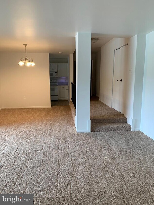 Primary Photo - 15704 Dorset Rd