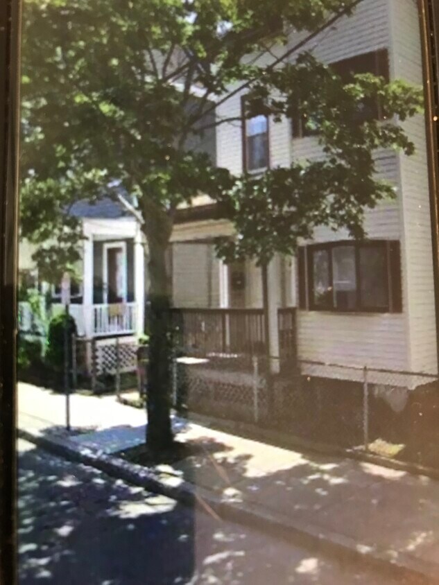 Primary Photo - 10 Taunton St