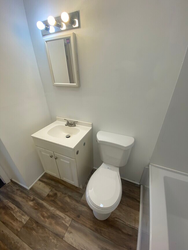Foto del edificio - 1531 Woodland Ave