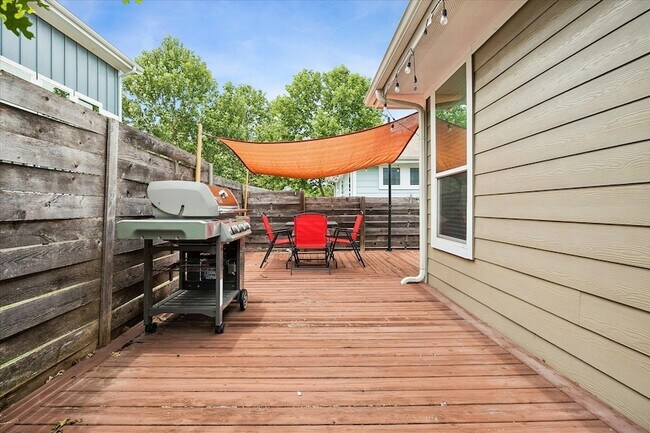 Building Photo - 7203 Bertram Ct