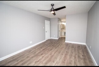 Building Photo - 10502 Linecamp Dr