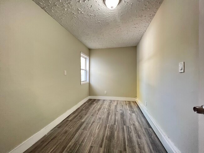 Building Photo - 602 Bramhall Ave