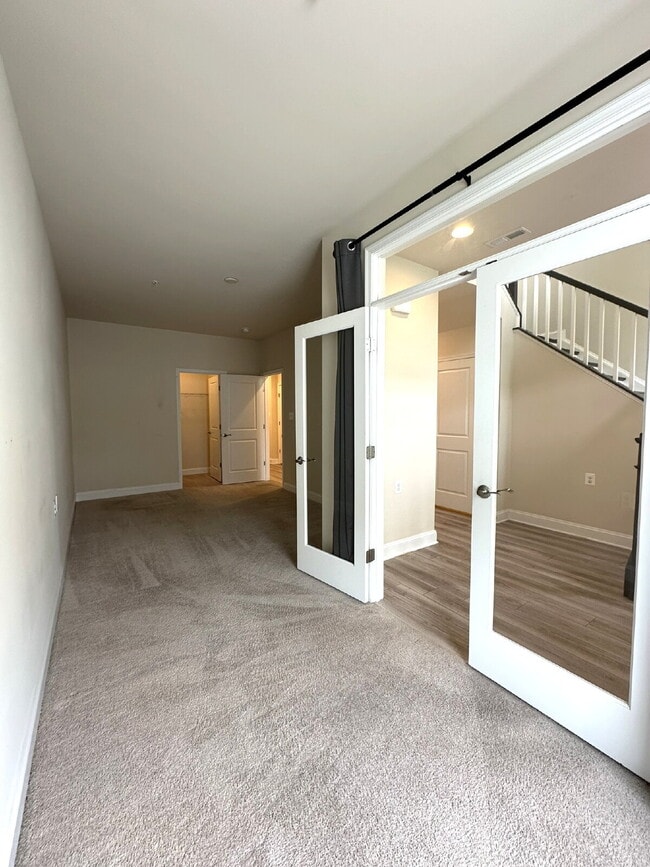 Building Photo - Luxury Townhome in Frederick