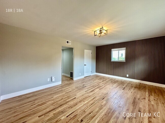 Building Photo - 2320 W 47th Ave