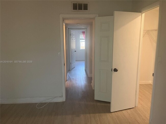 Foto del edificio - 5952 NW 25th Pl