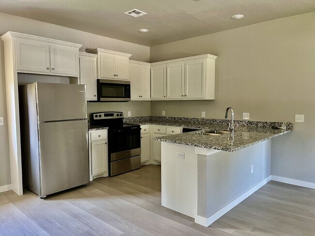 Foto del edificio - Brand new two bedroom home in Shawnee.