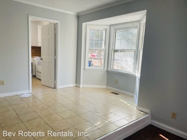 Building Photo - 3 br, 2.5 bath House - 546 Brent Road