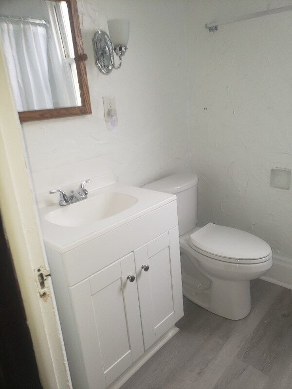 Building Photo - 414 Glenwood Dr