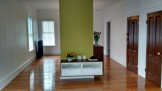 Building Photo - 30 Delle Ave