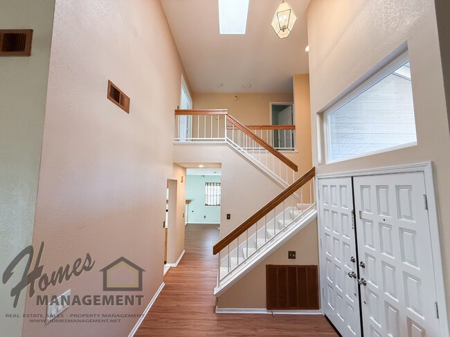 Foto del edificio - Homes Management - Escondido Home