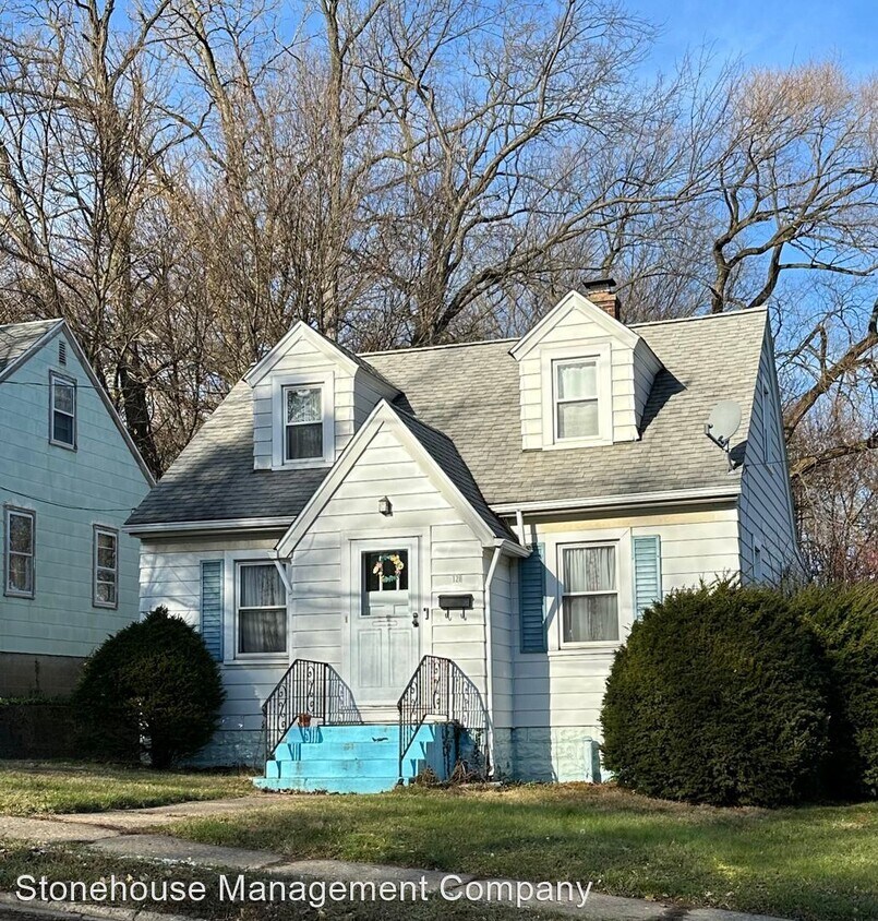 3 br, 1.5 bath House 128 Moorhead Street House Rental in Erie, PA