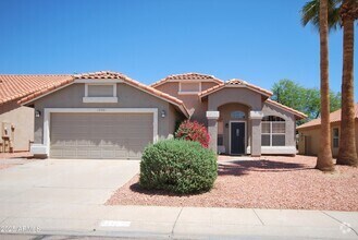 Building Photo - 1720 E Windsong Dr
