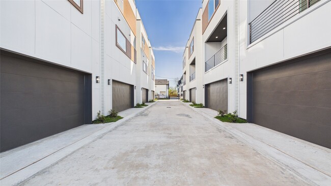 Foto del edificio - 2417 Harrington St