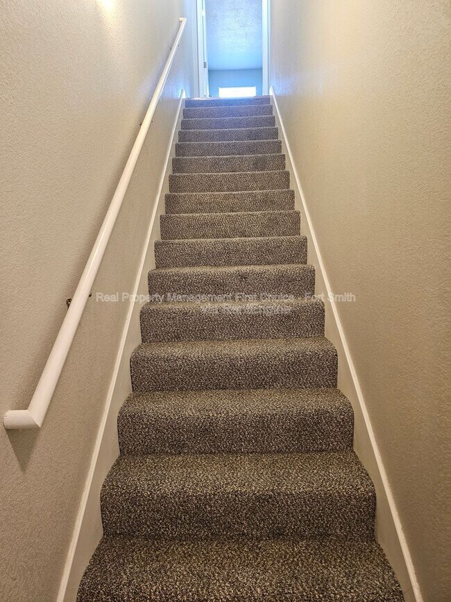 Building Photo - 2100 Ingalls Ln