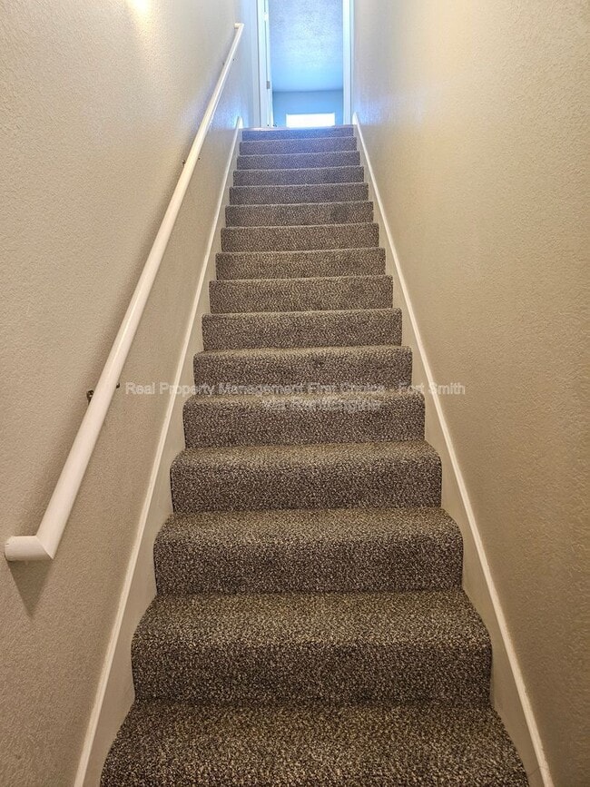 Foto del edificio - 2100 Ingalls Ln