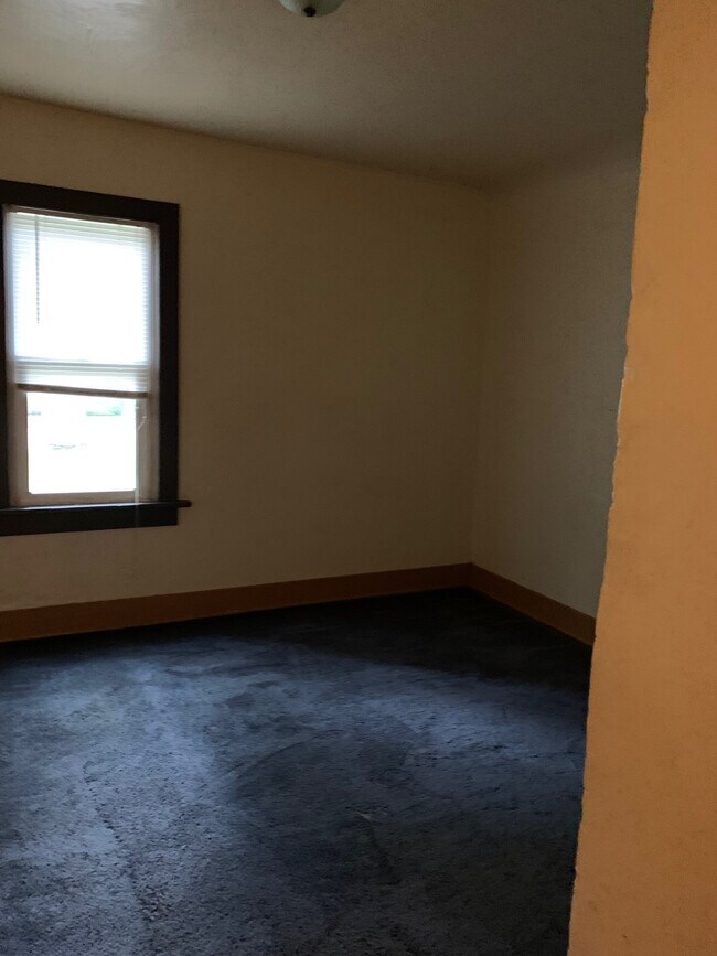 Building Photo - 1414 Riehl St