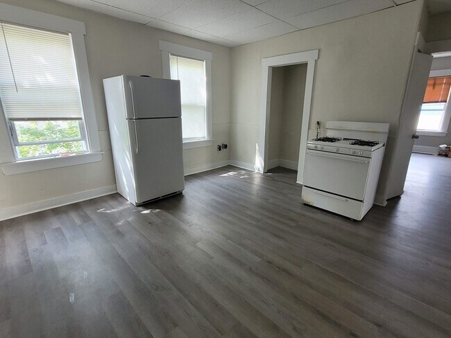 Building Photo - 24 Everard St