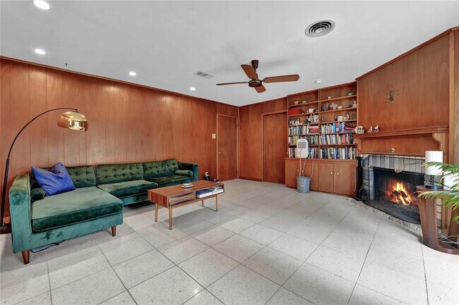 Foto del edificio - 7888 Pecan Villas Dr