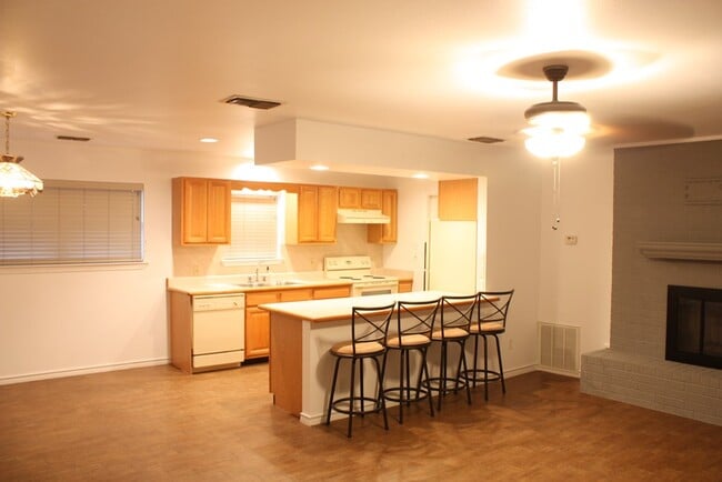 Foto del edificio - 1316 Carol Ann Dr