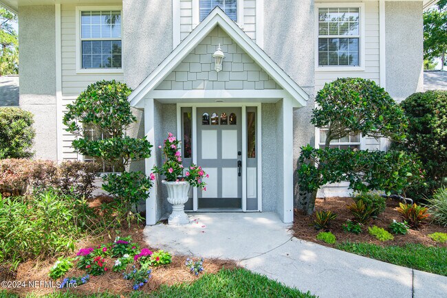 Foto del edificio - 3060 Cypress Creek Dr N