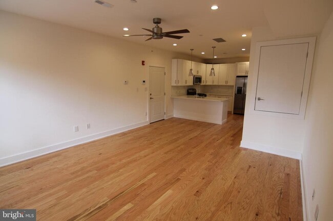 Building Photo - 1527 N 7th St