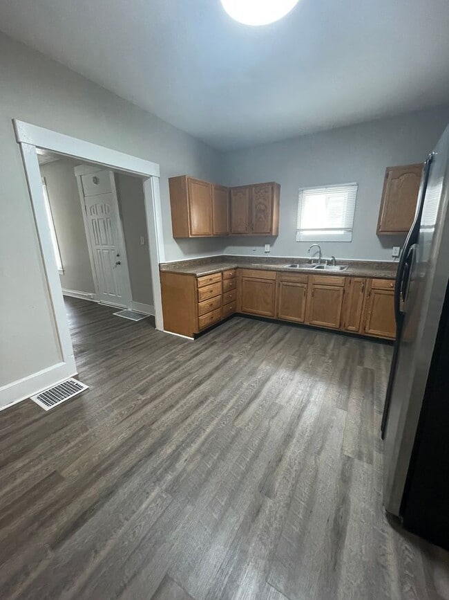 Building Photo - 1315 Morton St