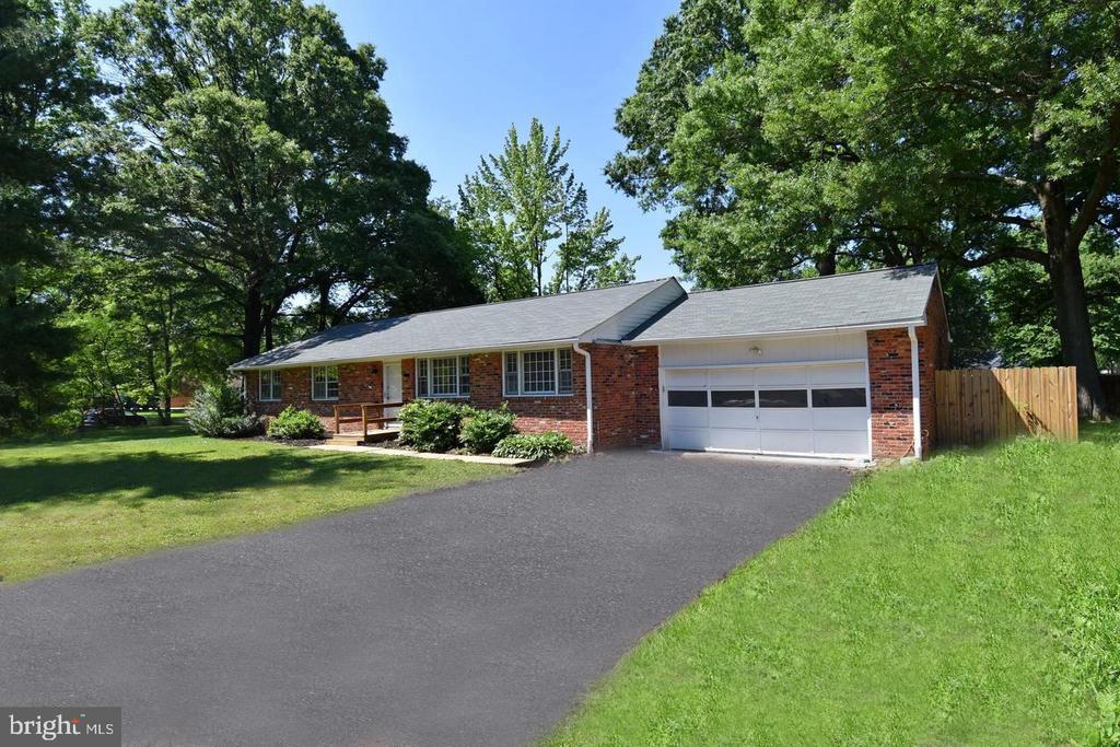 Foto principal - 8800 McNair Dr