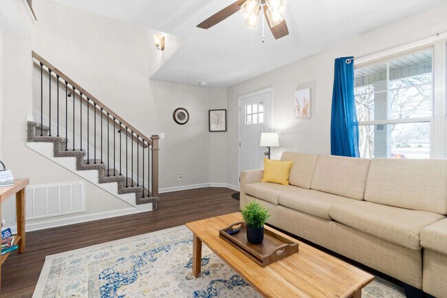 Foto del edificio - 867 Central Ave