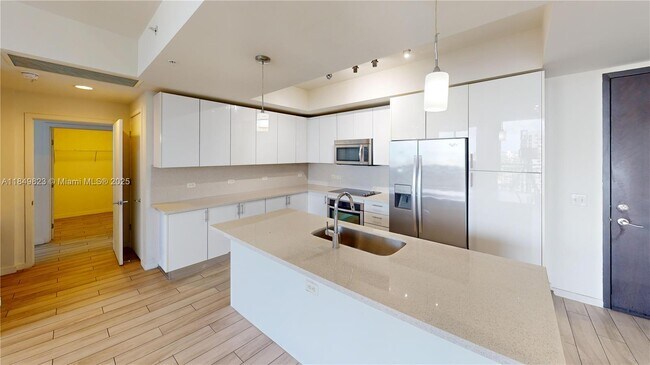 Foto del edificio - 999 SW 1st Ave