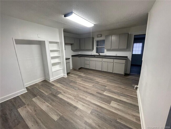 Foto del edificio - 129 Jordan Ln