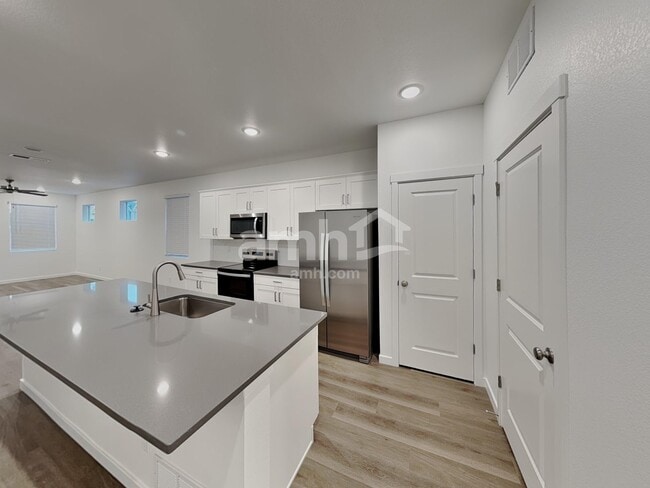 Foto del edificio - 23511 E 2nd Pl