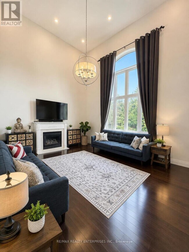 Building Photo - 250 Admiral Dr