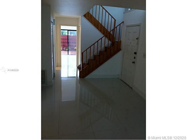 Foto del edificio - 2999 Lakewood Ln