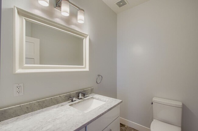 Foto del edificio - Sloan’s Lake Home with Rooftop Deck, EV Garage & Panoramic City + Mountain Views