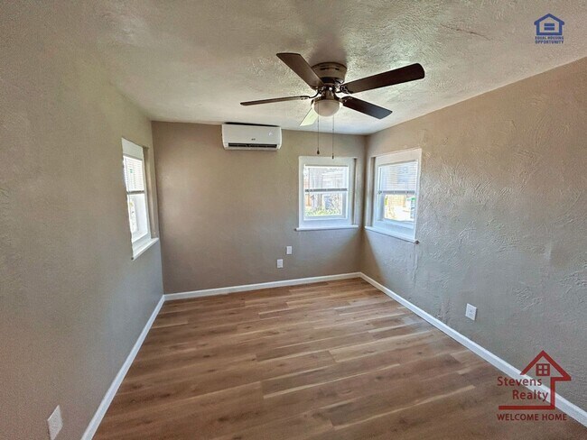 Foto del edificio - 2323 NW Bell Ave