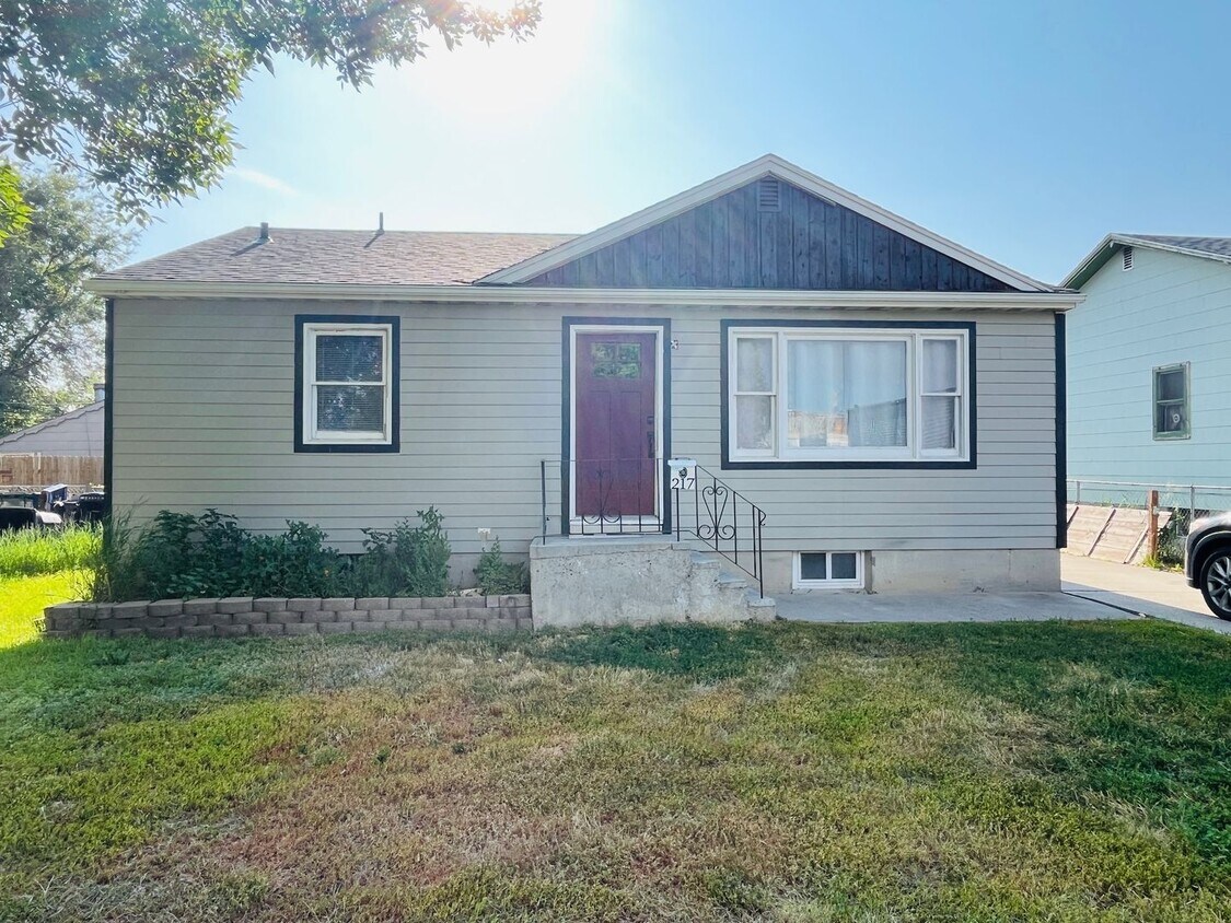 Foto principal - 4 bed, 3 bathroom Home